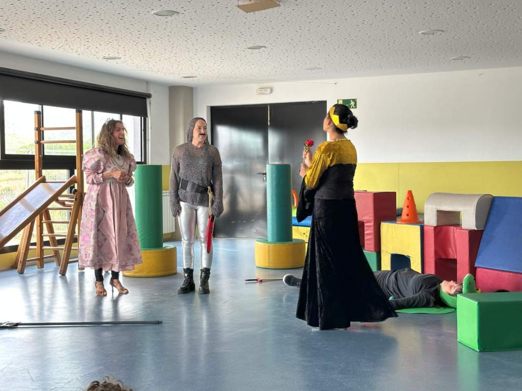 Una obra molt especial per Sant Jordi: els pares pugen a&nbsp;l’escenari!